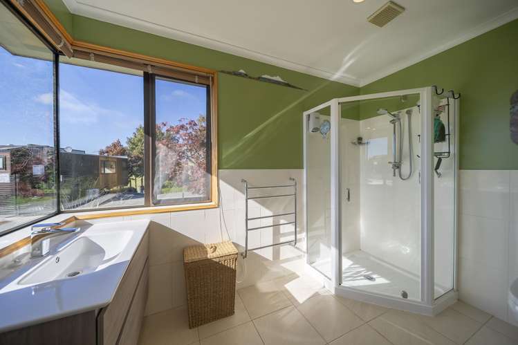 423A Te Anau Mossburn Highway Te Anau_19