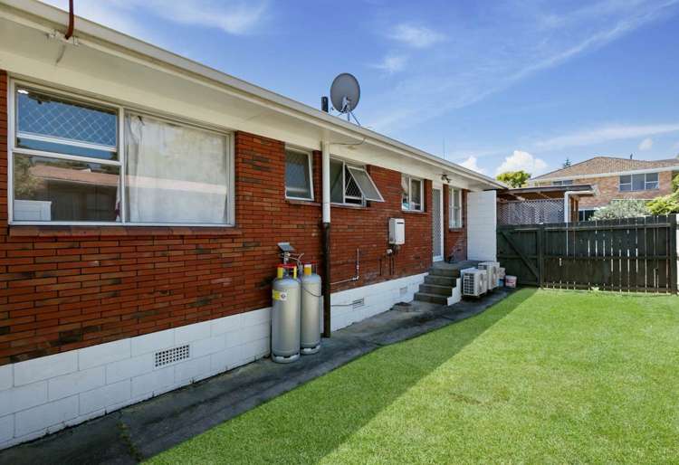 2/2 Chevis Place Pakuranga_8
