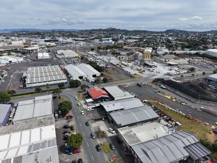 71 Leonard Road Mt Wellington_13