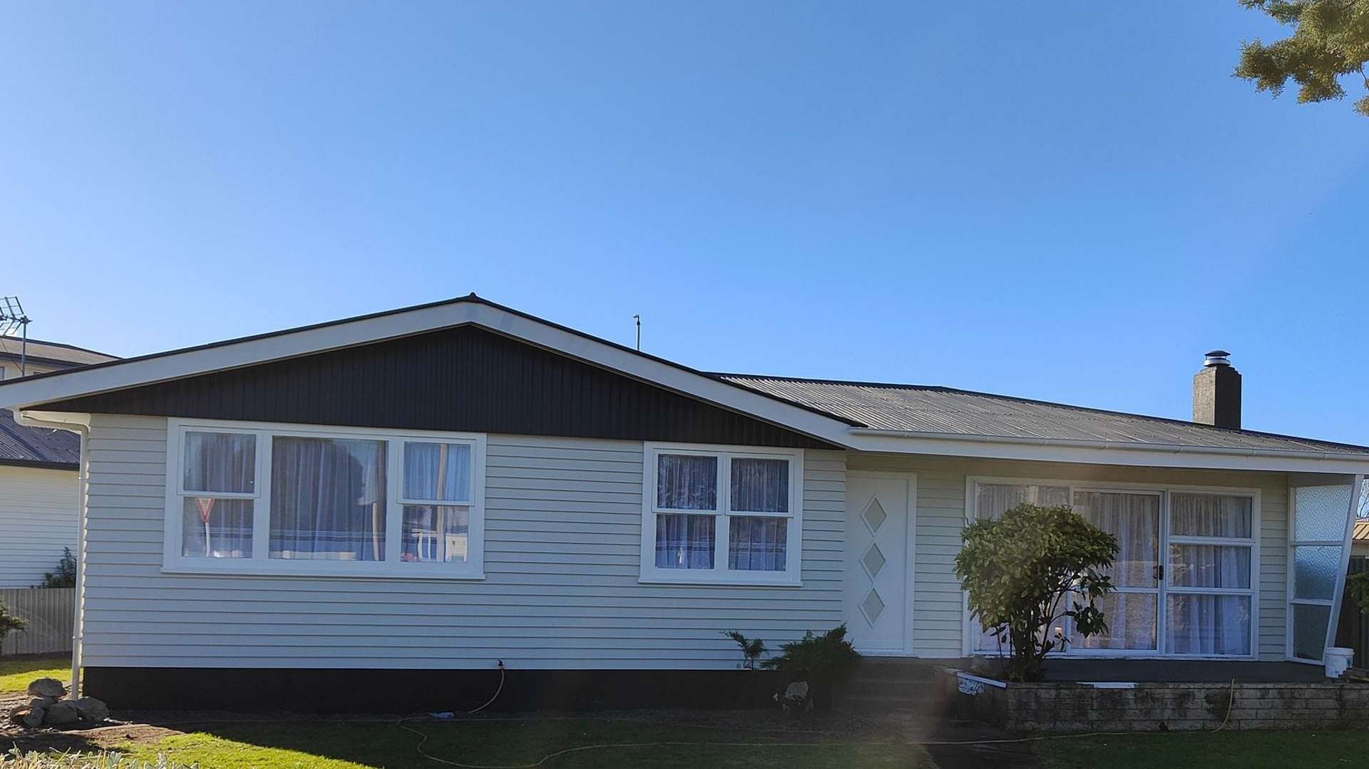 1400 Caroline Road Mayfair_0