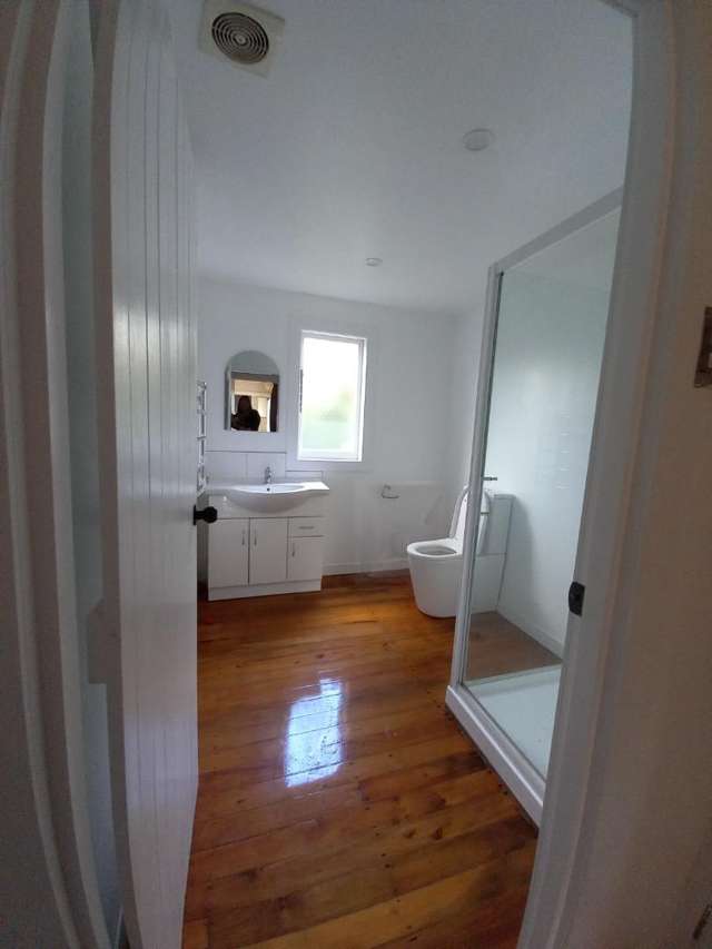 51 Keyte Street 11640_3