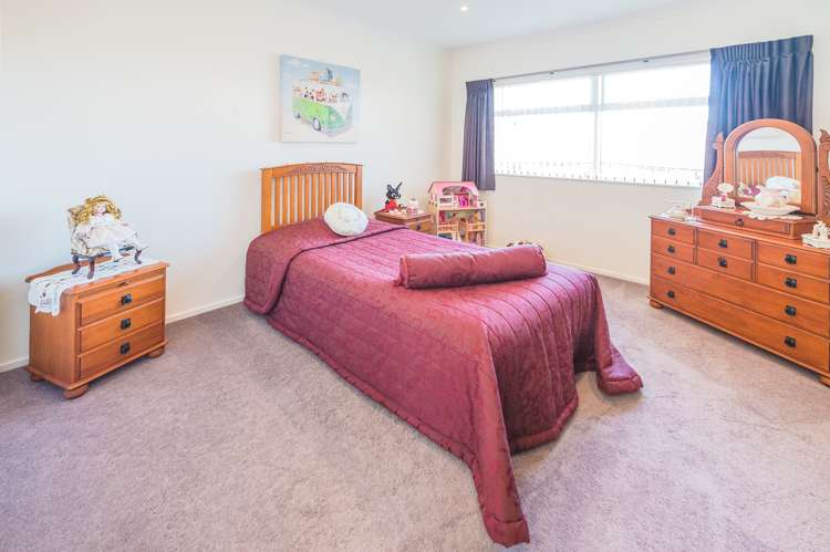 13 Lithgow Drive Otamatea_18