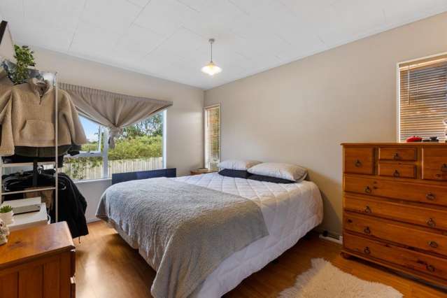 98 Oxford Road Okato_3