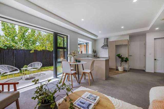 Quiet, Tidy and Well Located Over 60Ã¢ÂÂs Unit