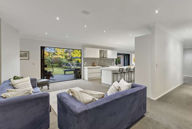 62 Shelter Drive Greenhithe_7