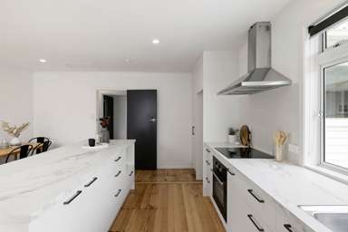 1974 Alexandra Street_4