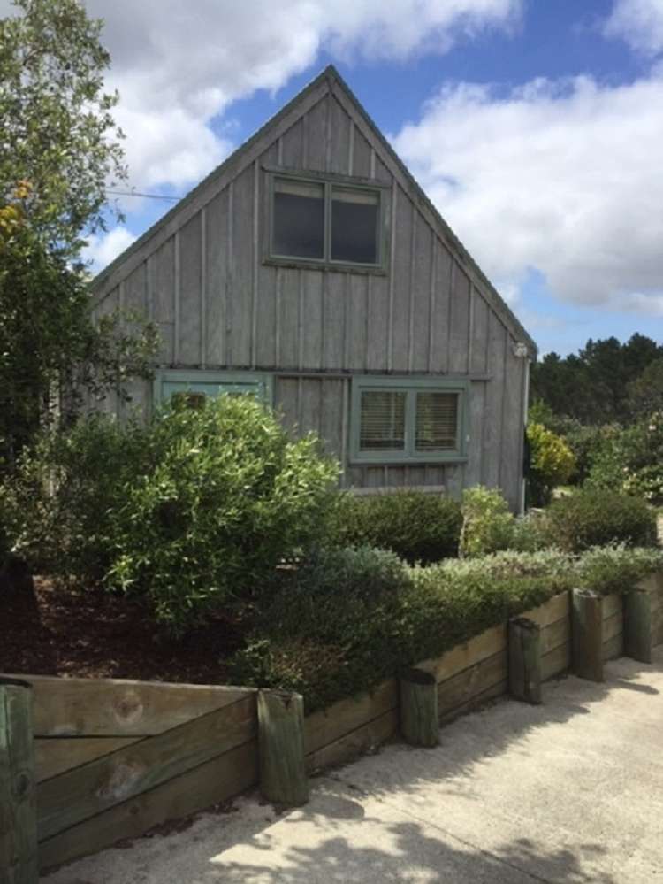 219 Gills Road Albany Heights_0