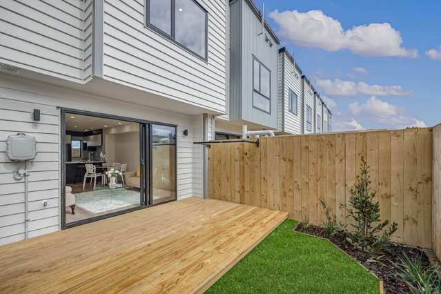 Manurewa Central, affordable 2 master bedrooms!