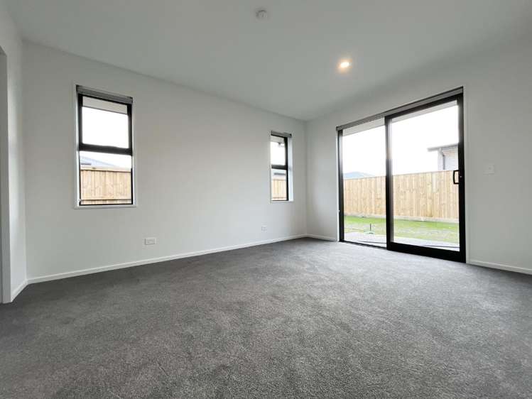 11 Silvergrass Way 11103_11