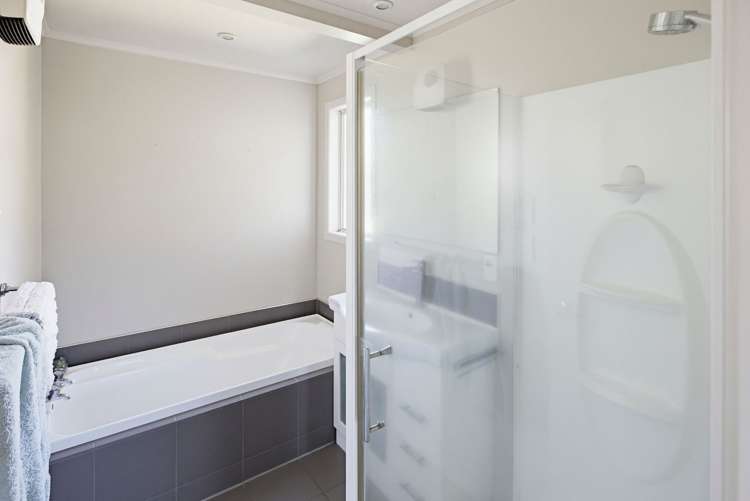 17 Alastair Avenue Owhata_12