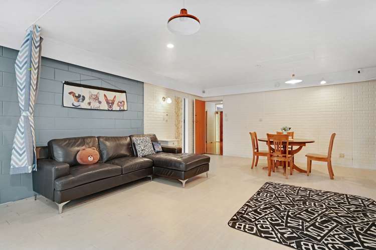 16 Taitua Drive Te Atatu South_17