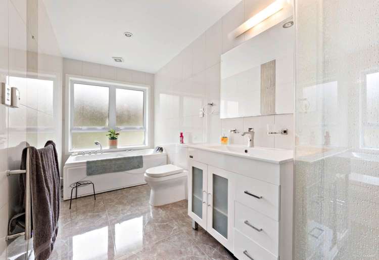 B/302 Hillsborough Road Hillsborough_6