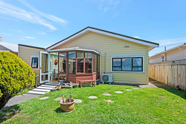 68 Kauri Street Miramar_13