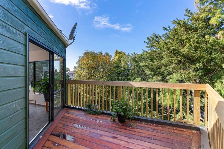 2/7 Almadale Place Hillcrest_13