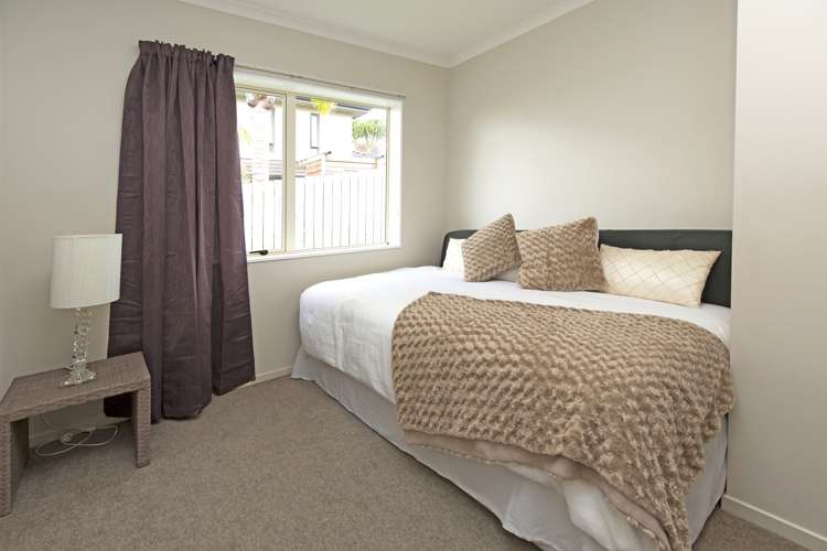 3 Rivervale Grove Stanmore Bay_11