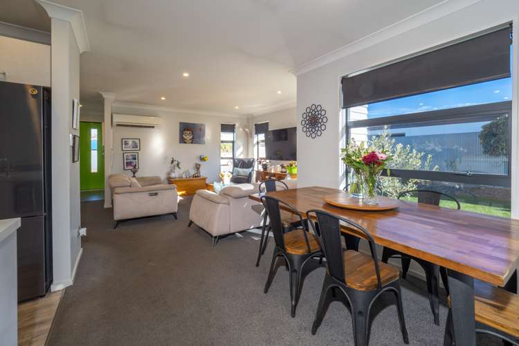 6 Woodham Drive Allenton_5