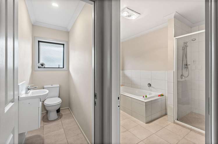 15 Delta Mews Place Clive_11