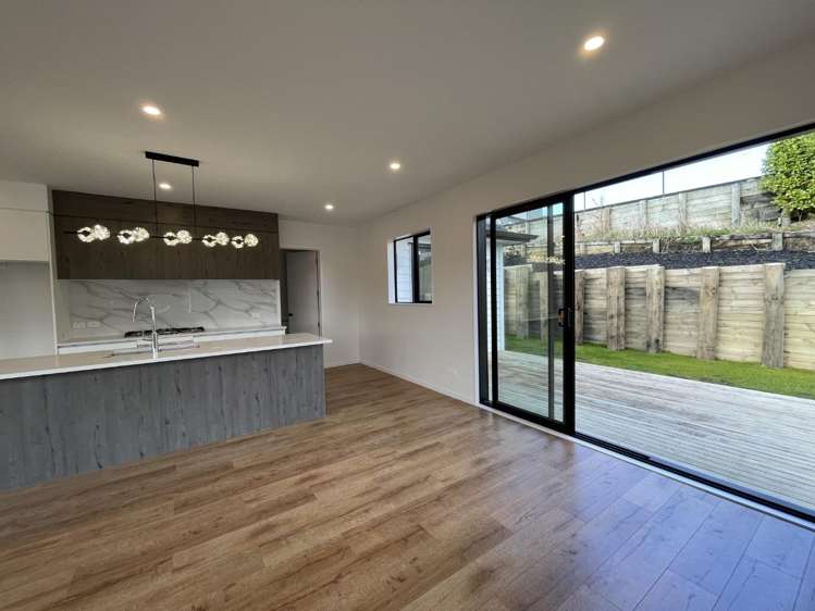 7 Wallis Lane Orewa_2