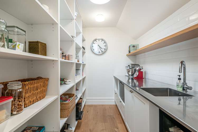 36 Old Lake Road Narrow Neck_13