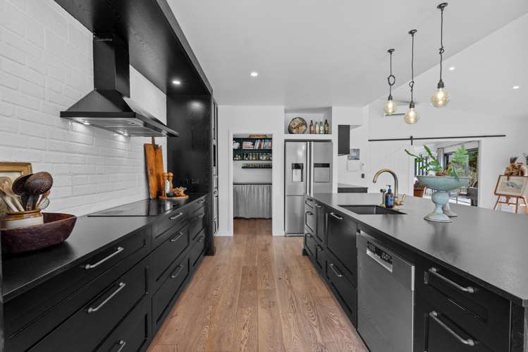 232 Church Road Te Kamo_11