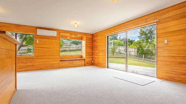 18 Shadon Place Stanmore Bay_1