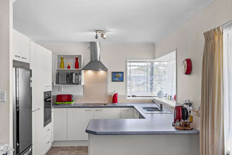 4 Hawkley Close Flat Bush_6