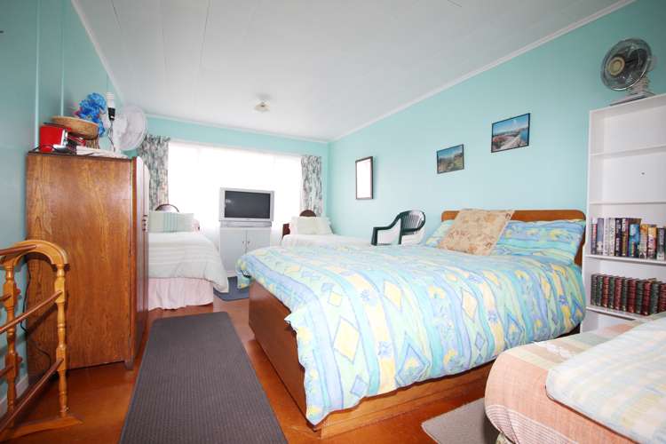109 Charleston Avenue Whangamata_11