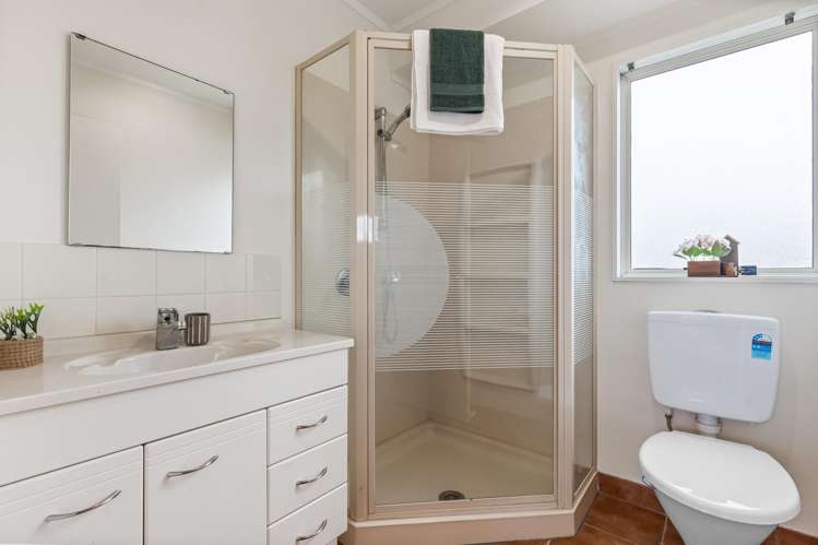 13 Ginders Drive Massey_13