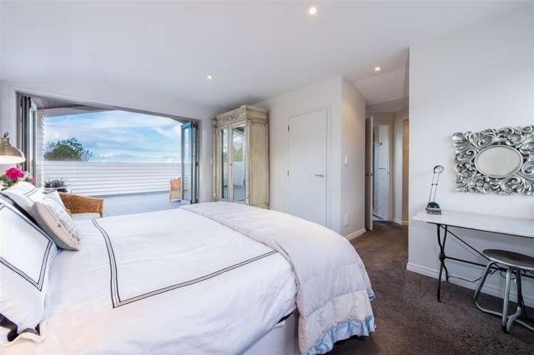 169 Beach Road Castor Bay_11