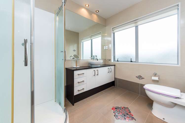 41 Salford Crescent Flat Bush_13