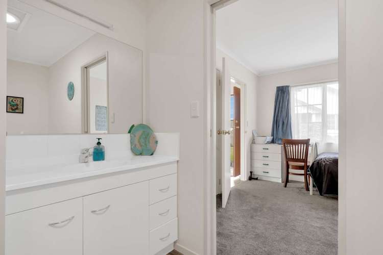 18/285 Vaughan Road Owhata_17