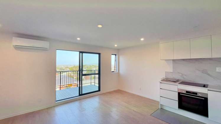 203/318 Wairau Road Glenfield_3