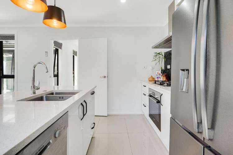 23 Inuwai Street Glenview_9