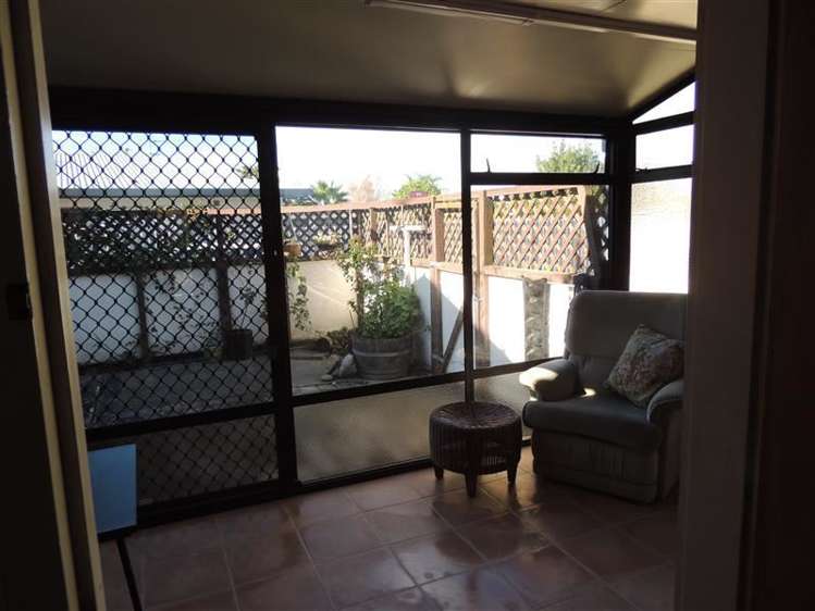 2/12 Lannie Place Greenmeadows_2