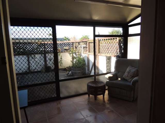 2/12 Lannie Place Greenmeadows_2