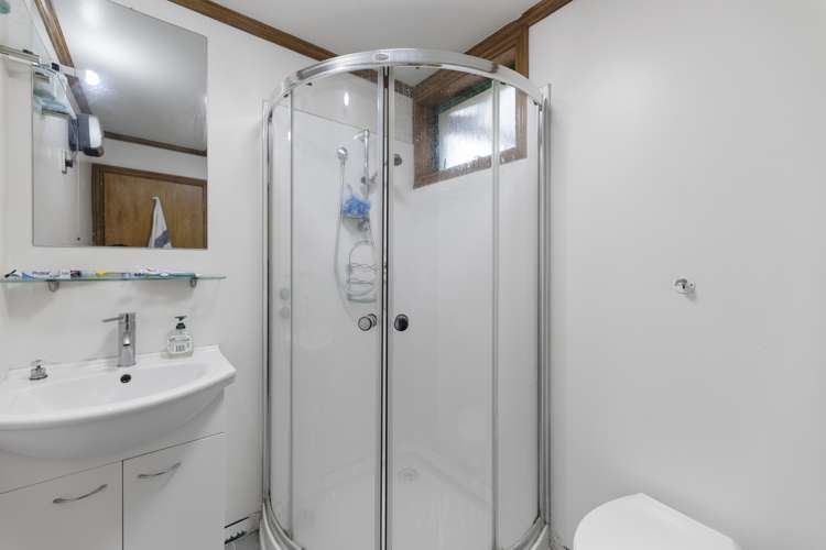 33 Eastbourne Street Caversham_12