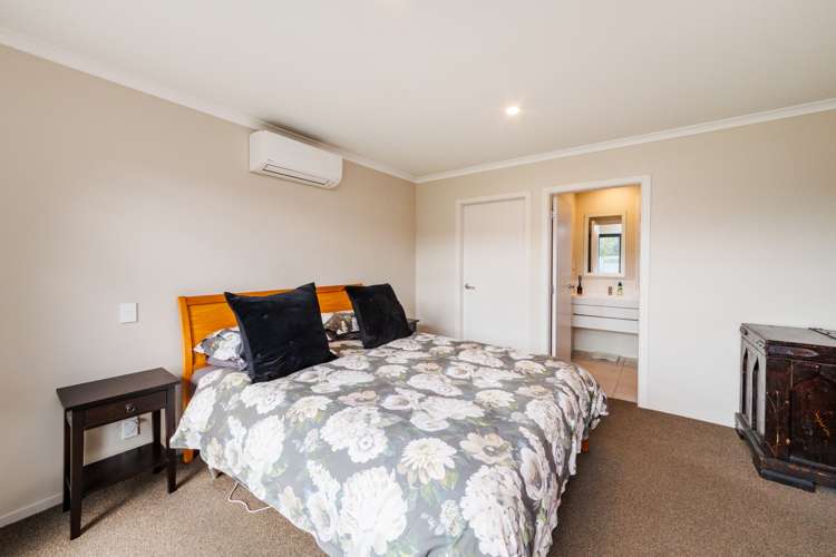 16 Lorenzo Place Kelvin Grove_9