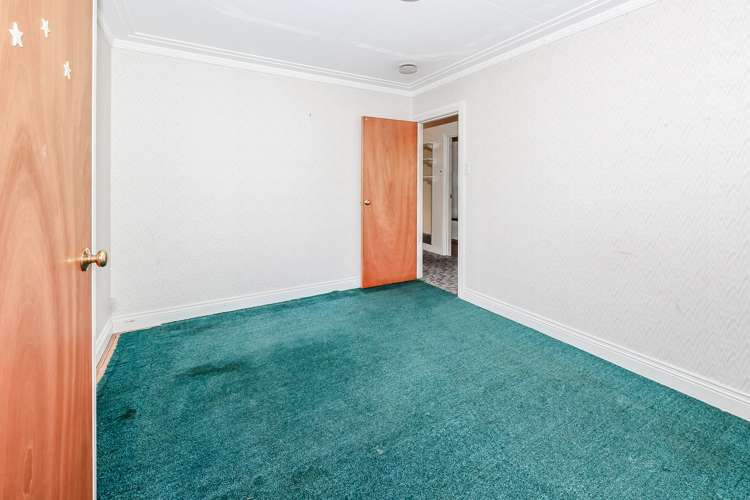 42 Roy Crescent Concord_15