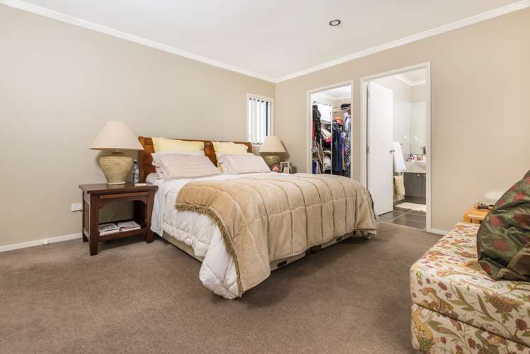 95 Fernhill Way Oteha_10