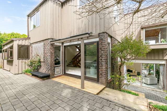 7 Nadia Grove Khandallah_1