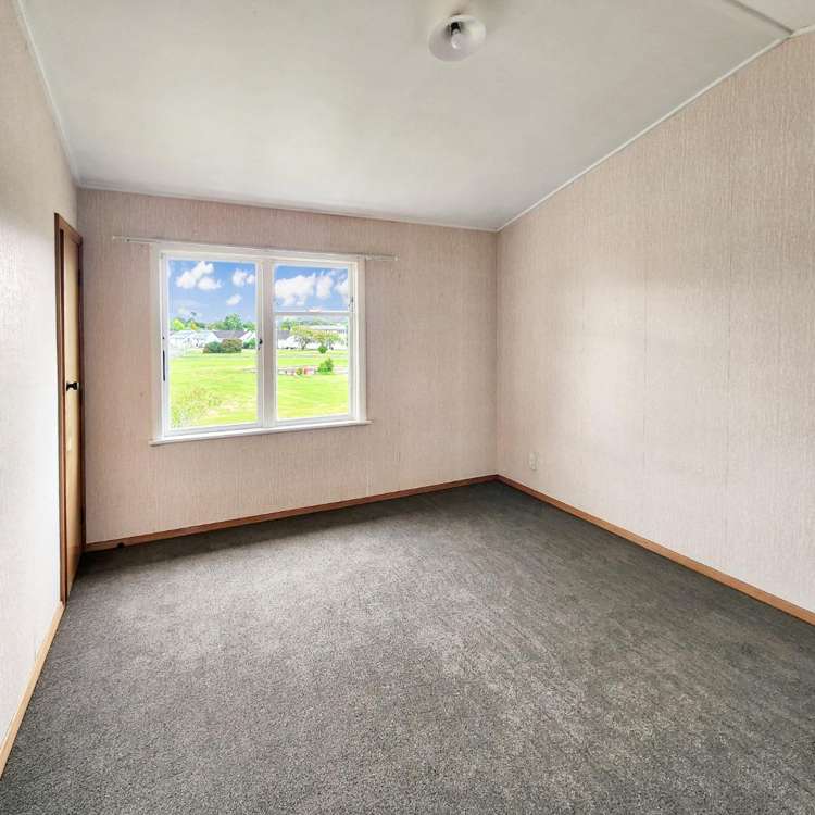 22 Devon Crescent 10985_6