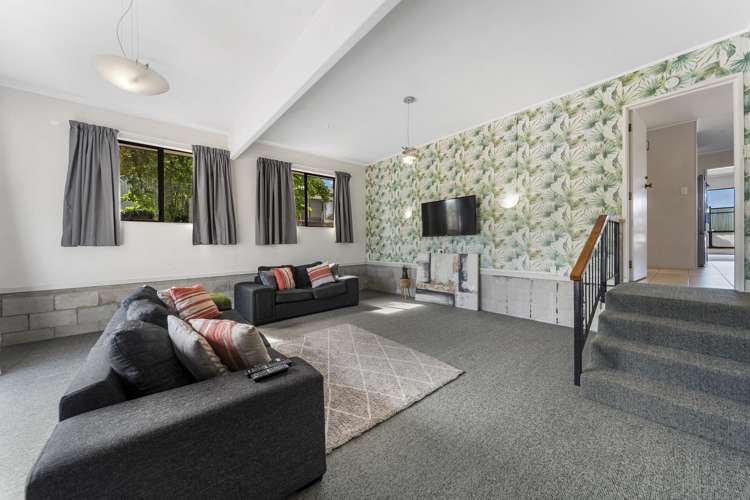 21 Rushgreen Avenue Pahurehure_6