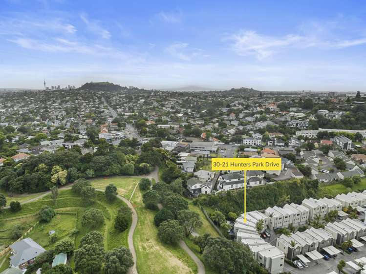 30/21 Hunters Park Drive Three Kings_16