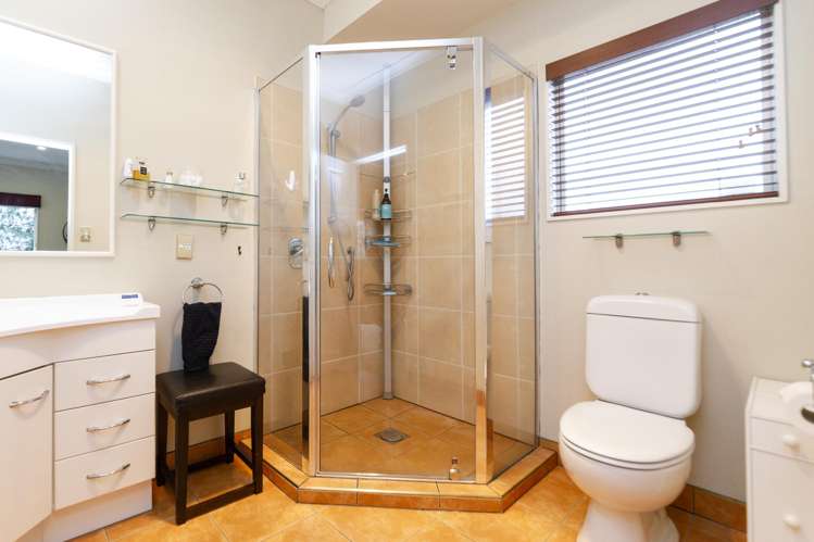 15 Sycamore Crescent Fitzherbert_13