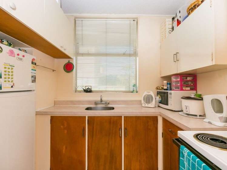 2/118 Russell Terrace Berhampore_6