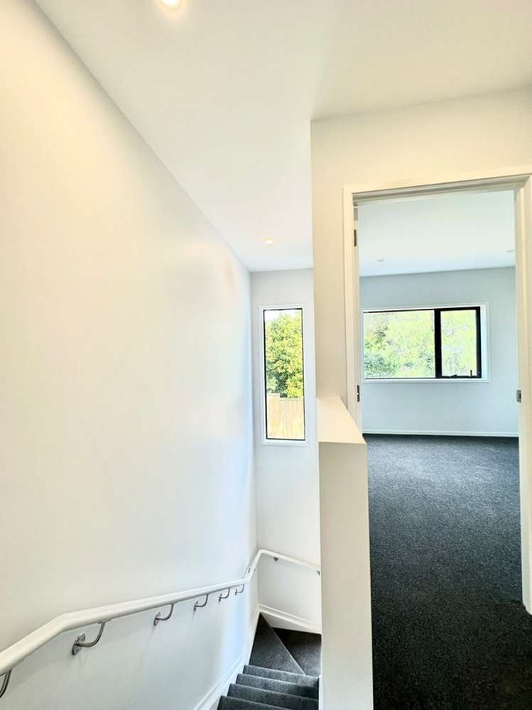 4/8 Valron Rd Te Atatu South_9
