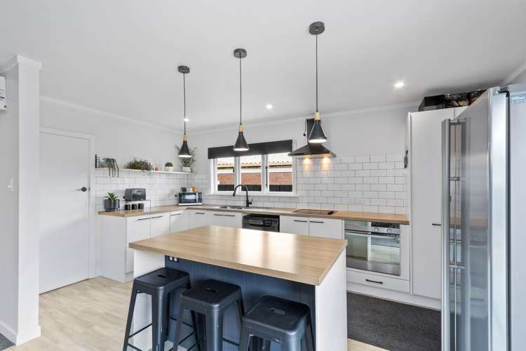 3 Wycola Avenue Hei Hei_4