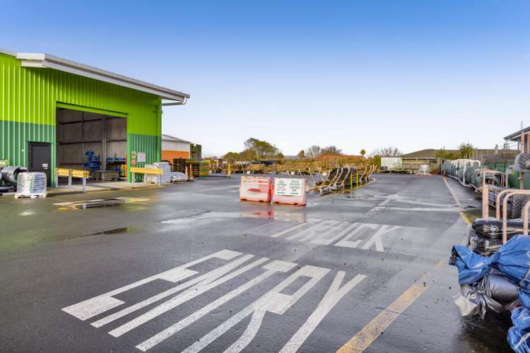 215 Glover Road Hawera_10