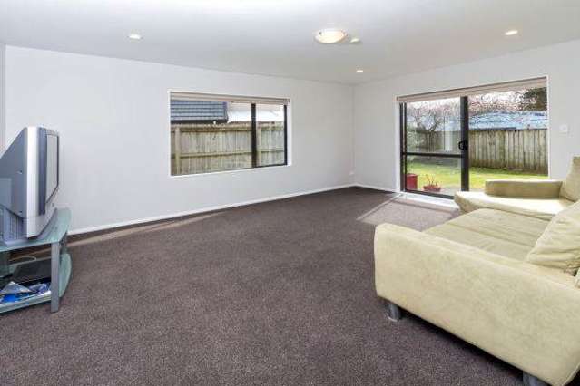 15 Asics Drive Favona_4