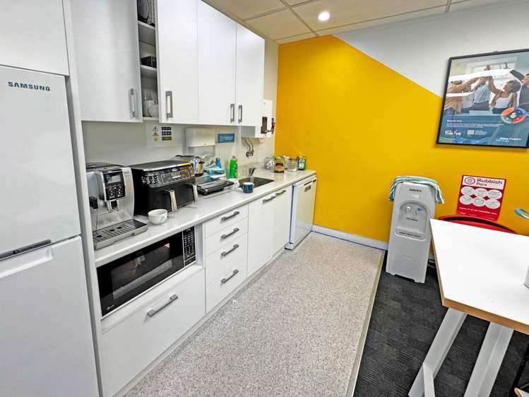 8 George Bourke Drive Mt Wellington_7